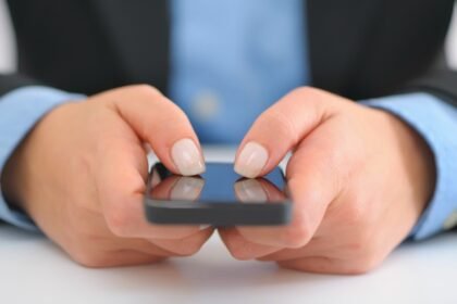 пробити номер телефону